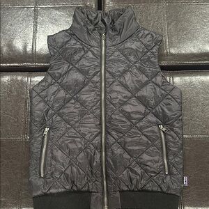 Women’s Patagonia Black Prow Bomber Diamond Quilted Vest